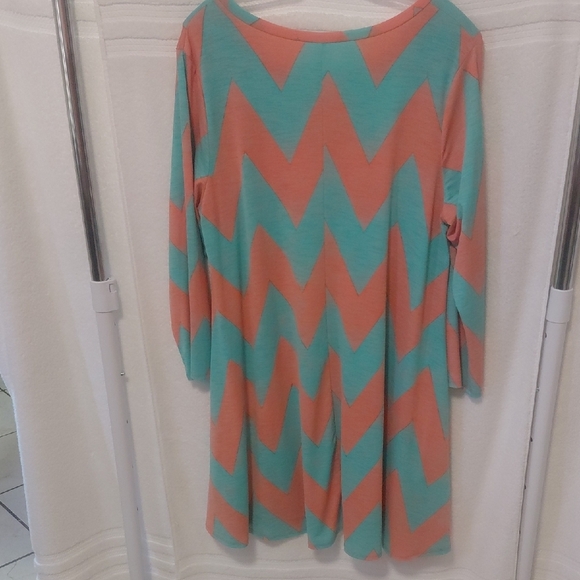 Chevron Patterned Women's Flowy Dress With Pockets Peach & Green Color T5 - Picture 3 of 3